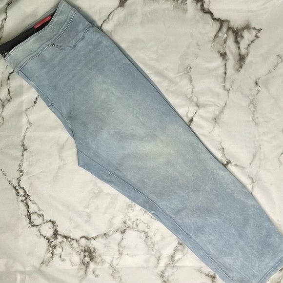 NWT light wash Slim Factor straight 3x Short - Picture 2 of 14